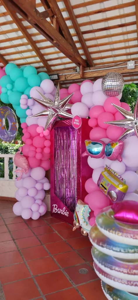 Decoración con globos para un cumpleaños