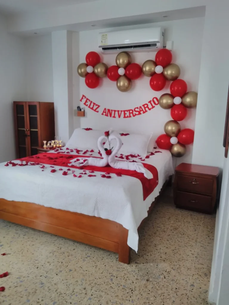Habitación decorada para aniversario
