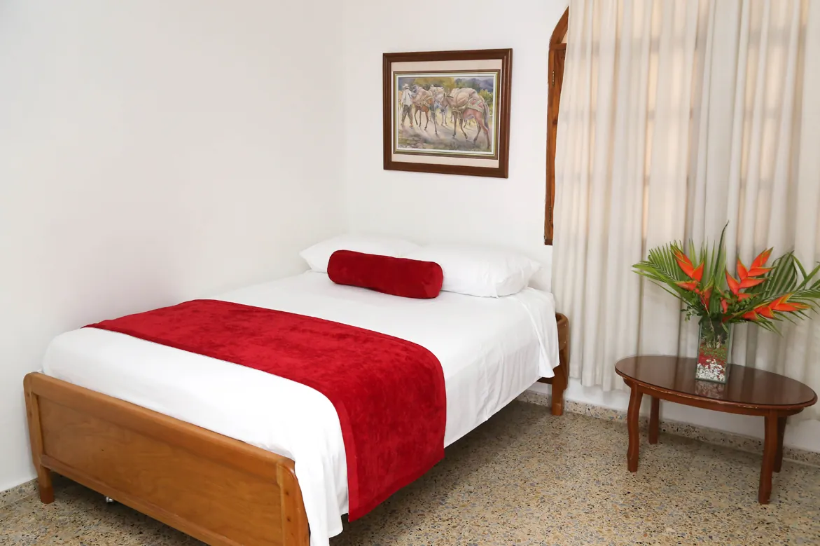 Habitación con cama doble
